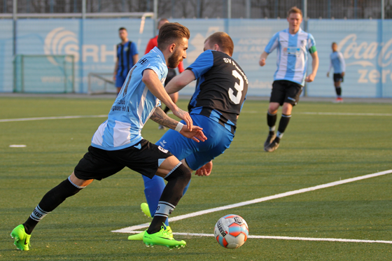 Torpremiere im Löwen-Trikot: Feimi Antemoglou. Foto: Anne Wild