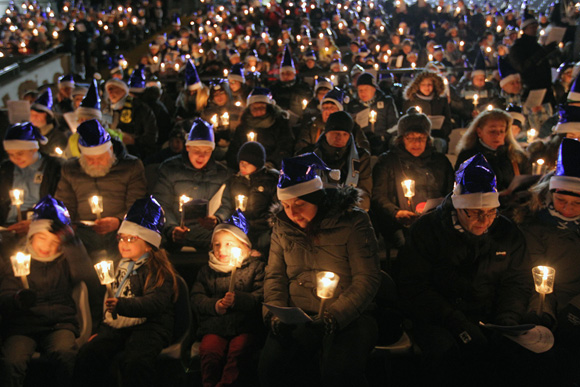 Festliches Adventssingen im Grünwalder Stadion. Foto: Anne Wild