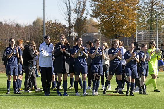 Ziel Aufstieg: die Frauen des TSV 1860 München. Foto: Anne Wild