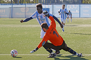 Dreierpack: Lassana Boubacar. Foto: Anne Wild