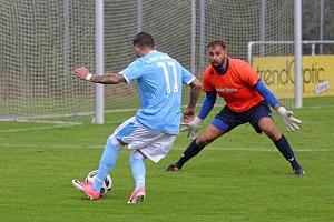 Verkrampft: Amateur-Löwen bei der Bezirksliga-Reserve des SV Planegg-Krailling. Foto: Anne Wild