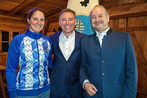 Löwen mit neuer Fußballabteilungsleitung Ehrenamtliche Abteilungsleitung: Veronika Seemann, Thomas Bohlender, Kurt Renner. Foto: Anne Wild