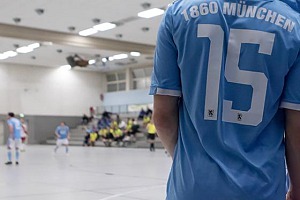 Amateur-Löwen zu Gast in Sauerlach Hallenkick: Amateur-Löwen auf dem Parkett. Archivfoto: Anne Wild