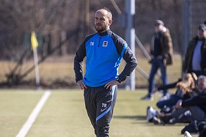 Amateur-Löwen beginnen Vorbereitung Im Aufstiegskampf: Amateur-Löwen-Trainer Lulzim Kuqi. Foto: Anne Wild