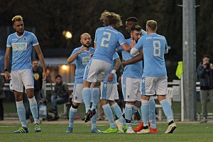 Wochenende im Zeichen des Amateur-Fußballs Gastspiel beim Spitzenreiter: die Amateur-Löwen. Foto: Anne Wild