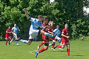 Amateur-Löwen sichern Klassenerhalt Klassenerhalt: die Amateur-Löwen beim MTV 1879. Foto: Anne Wild