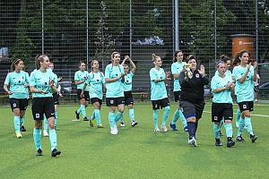 Borussia Dortmund lädt TSV 1860 ein Reisefreudig: Sechzgerinnen machen sich auf nach Westen. Foto: Anne Wild